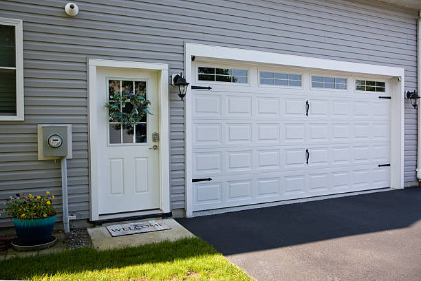 24/7 Emergency Garage Door Panel Replacement experts in Hanley Hills, MO